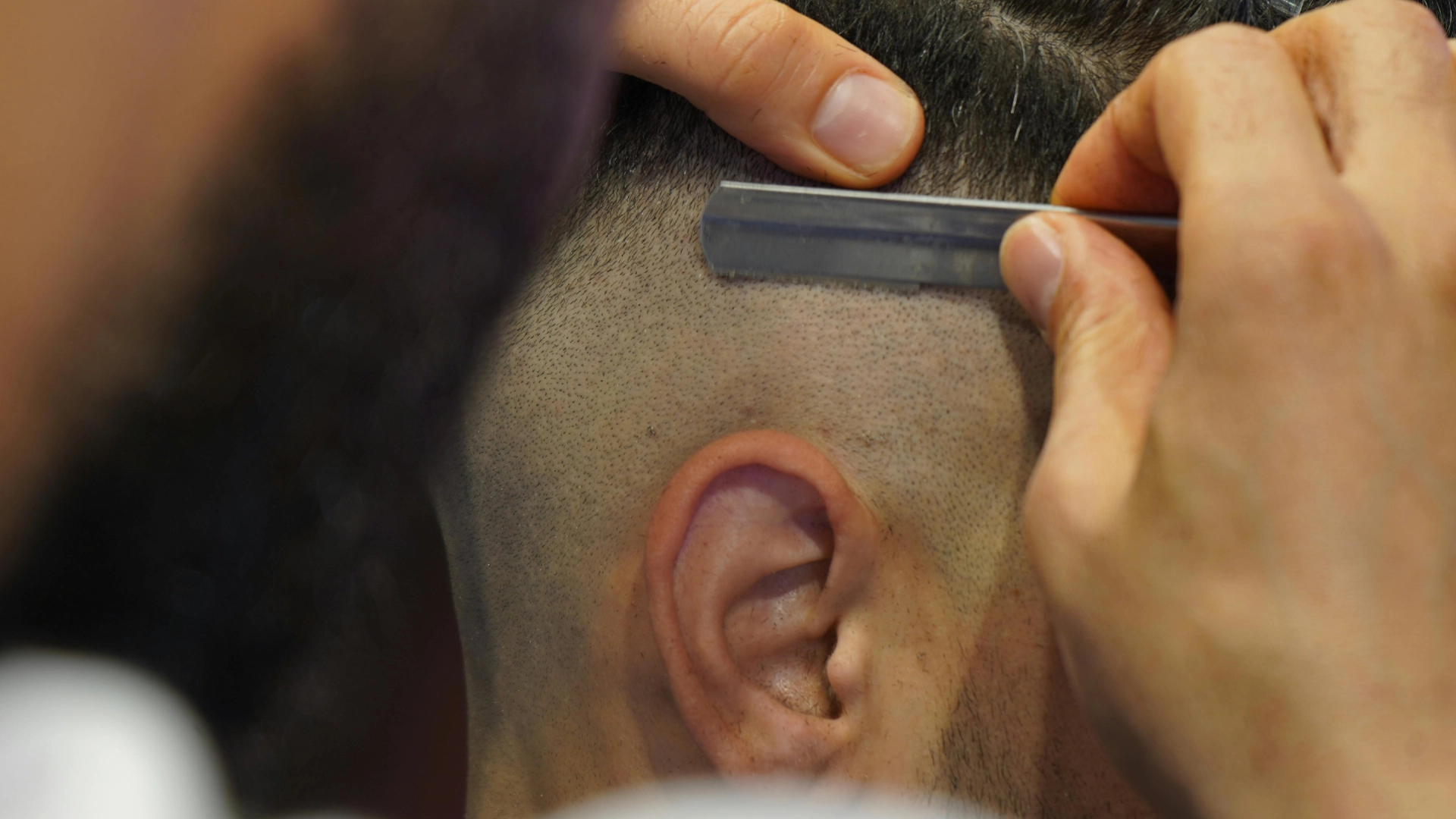 Brijanje Glave Britvom